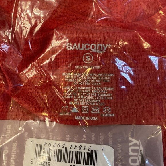 Saucony‎ Shirt Womens Small Felicitee Short Sleeve Performance Tee Red 55507S - Picture 10 of 10